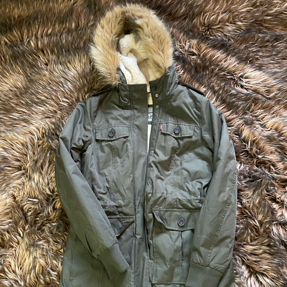 Levi's Women's Fur Lined Parka Size Sm